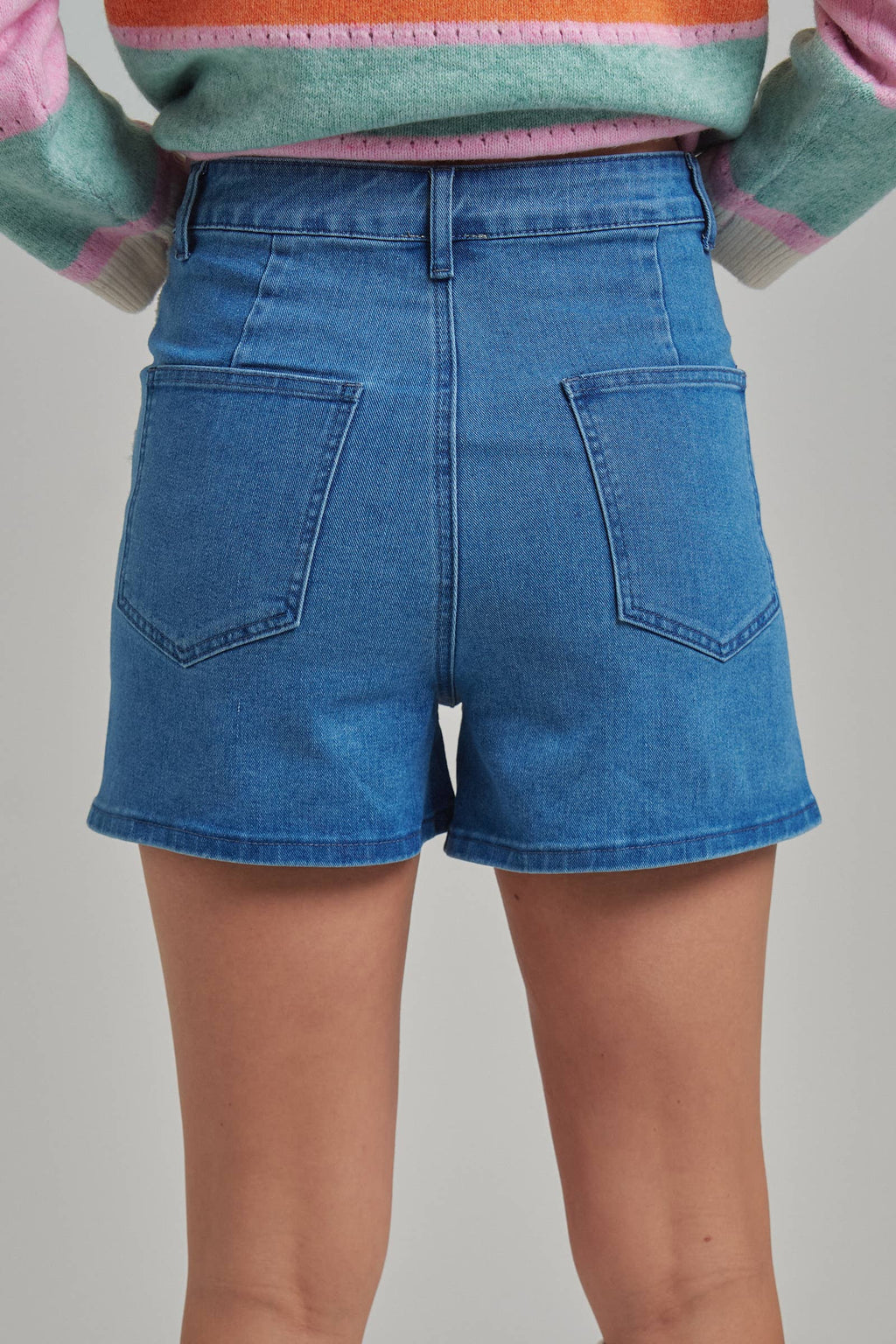 HIGH RISE DENIM SHORTS WITH SCALLOPED FRONT SEAM